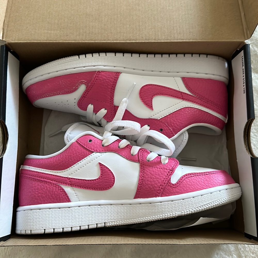 Air Jordan 1 low mens 5.5/womens 7 worn once custom painted pink